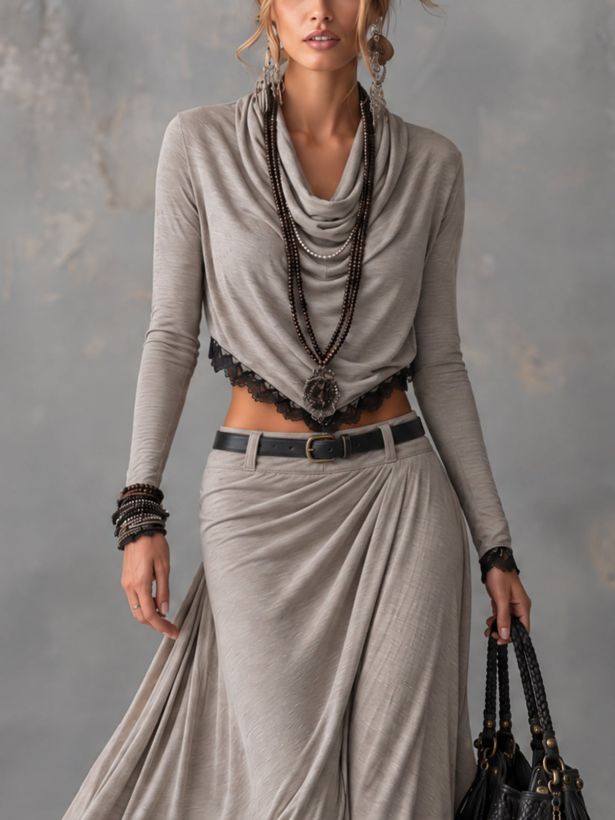 Martina | Conjunto compuesto por un top corto elástico con cuello drapeado en color gris y una falda larga con abertura (cinturón incluido)