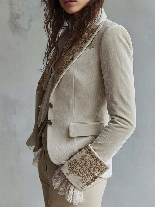 Alina | Blazer de color marfil bordado, de corte entallado