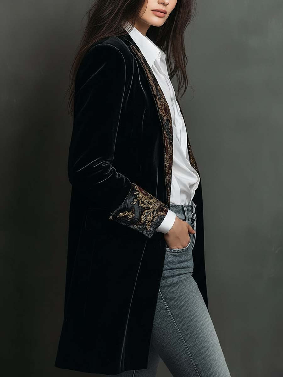 Leonor | Blazer entallado con estampado barroco en negro