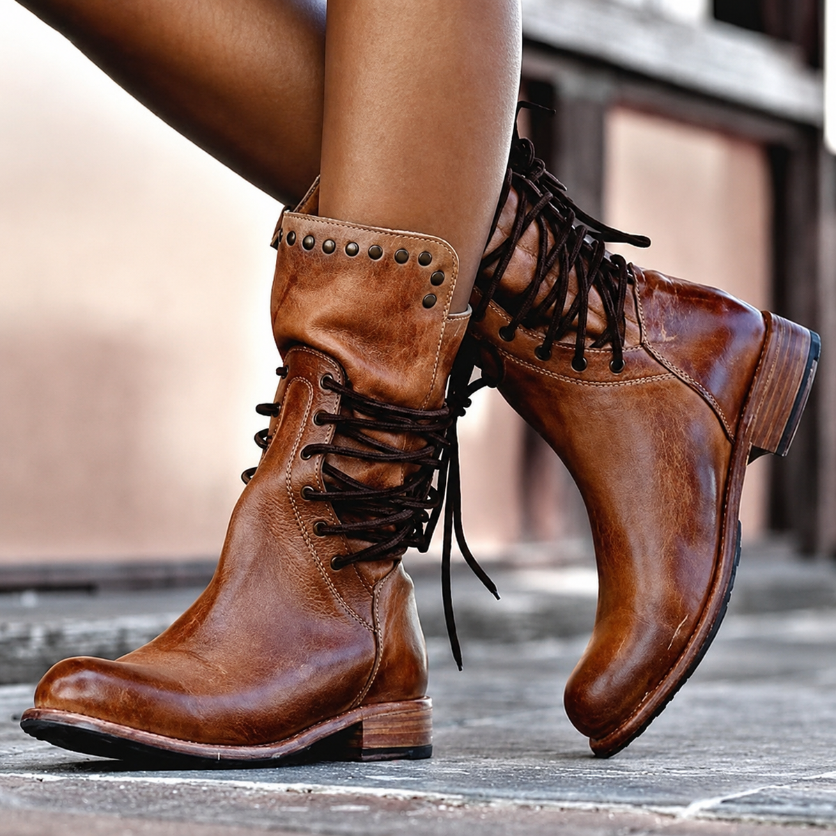 Zoe | Botines de moto con cordones cruzados y forro polar