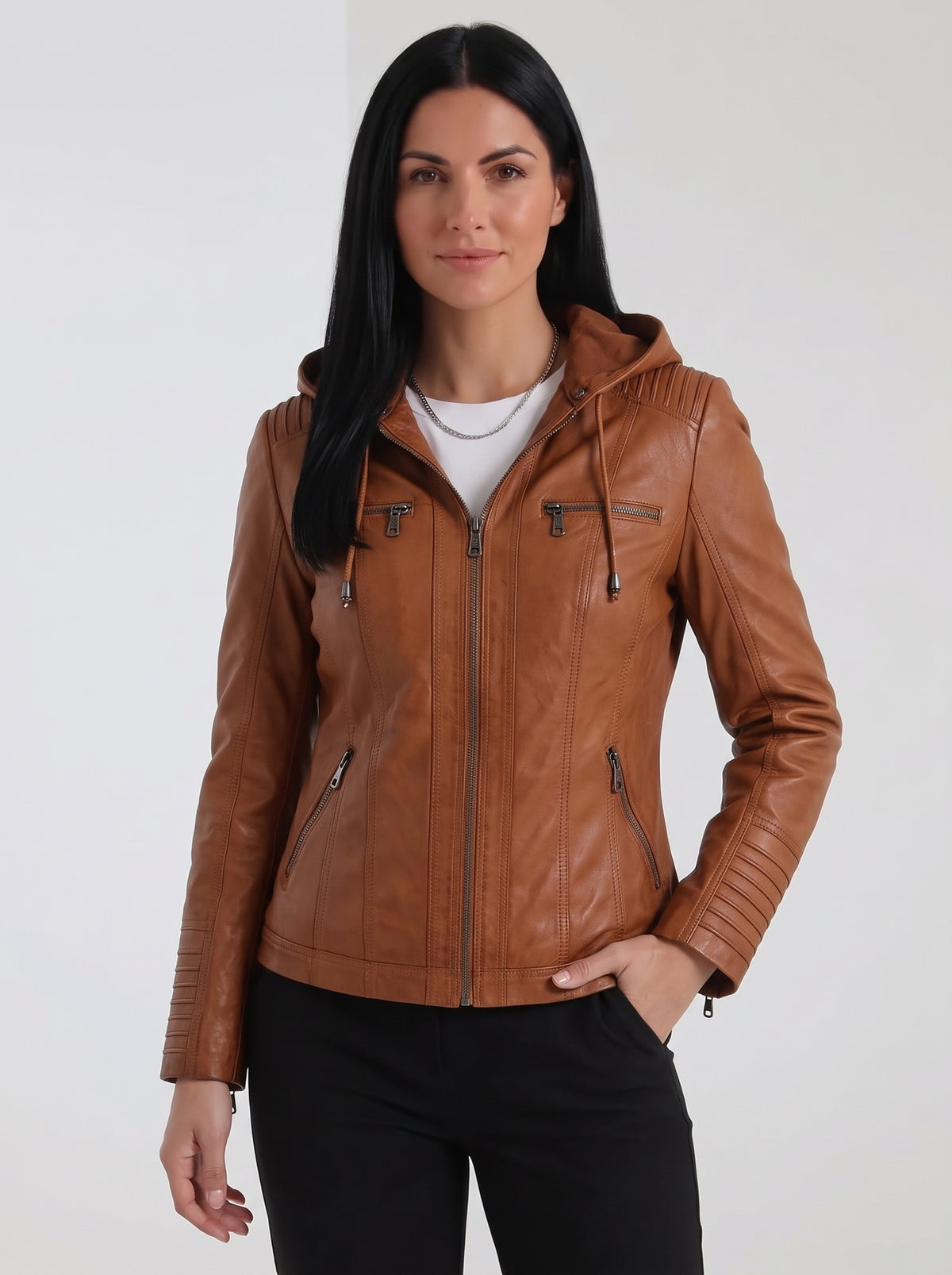 Flavia | Chaqueta de piel vegana resistente y elegante