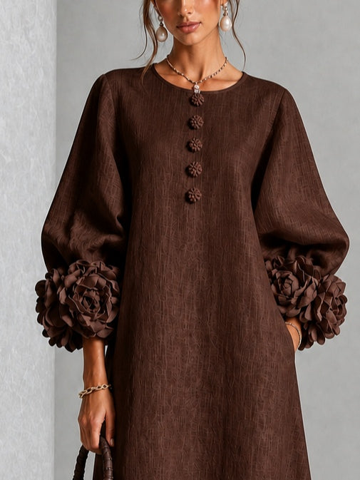 Vestido midi marrón con botones con motivos florales y mangas con motivos florales extravagantes