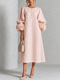Vestido midi rosa con botones con motivos florales y mangas con motivos florales extravagantes