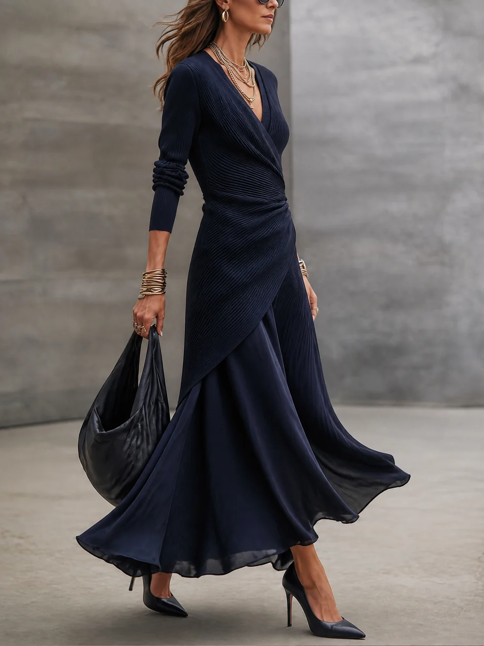 Tamara | Vestido largo cruzado con falda de raso, azul marino