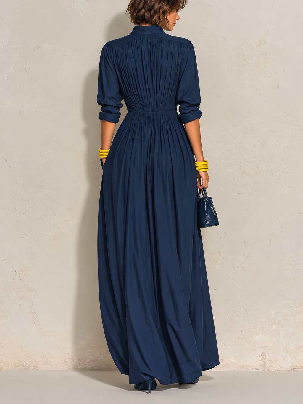 Dana | Vestido largo plisado azul marino con escote en V