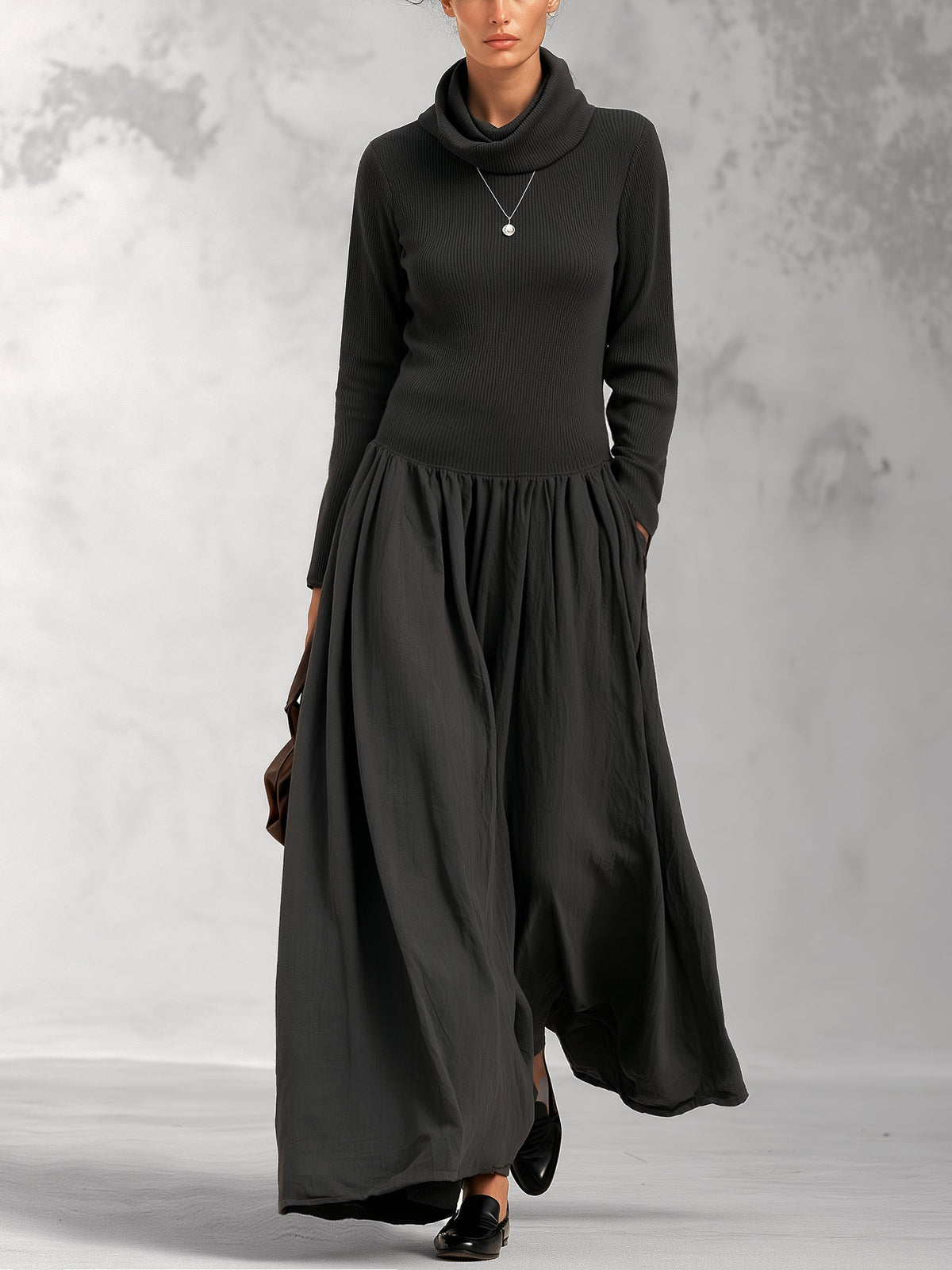 Paola | Vestido largo de manga larga con cuello alto, negro acanalado