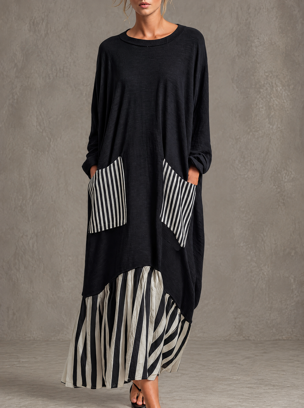 Sonia | Vestido largo oversize de algodón negro con rayas estilo patchwork