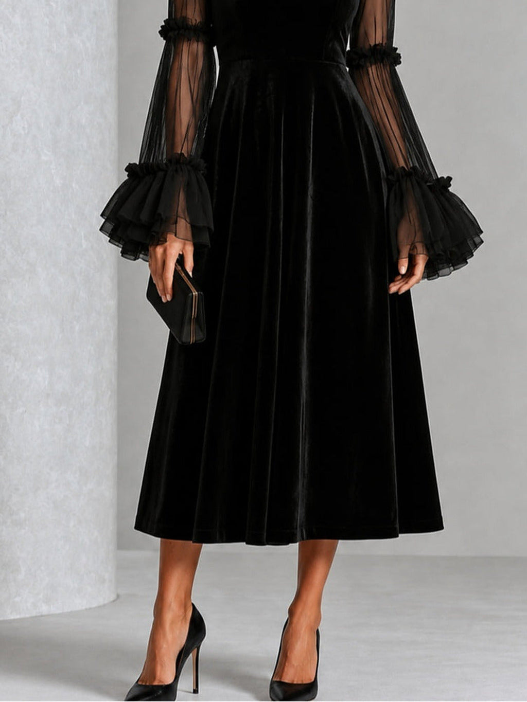 Beatriz | Vestido midi de terciopelo con mangas de tul, negro